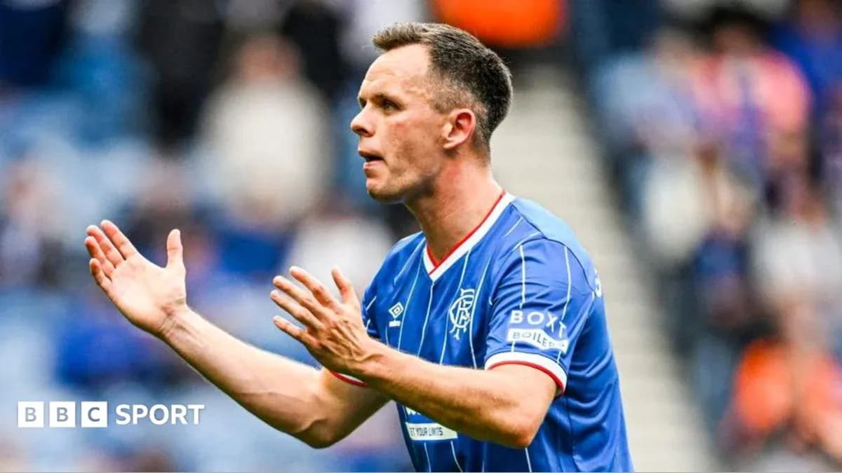Jugador de Rangers gesticulando durante un partido