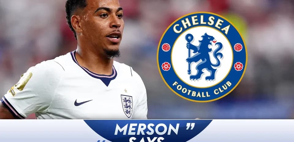 Jugador de Inglaterra durante partido con logo de Chelsea