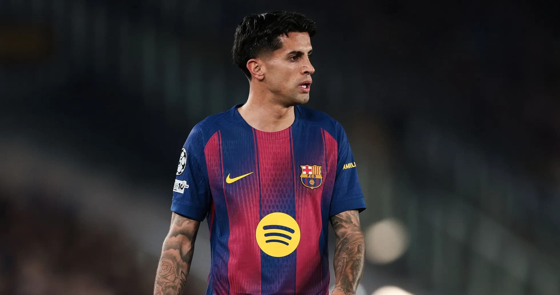Jugador de Barcelona en acción durante un partido