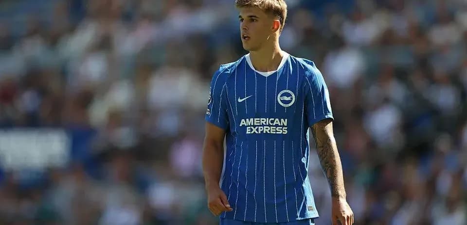 Jugador de Brighton en el campo durante partido