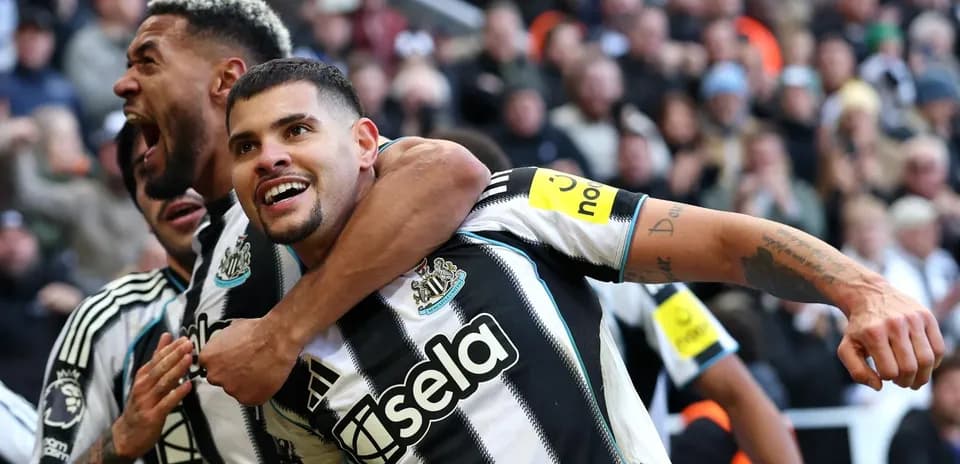 Jugadores de Newcastle celebrando un gol