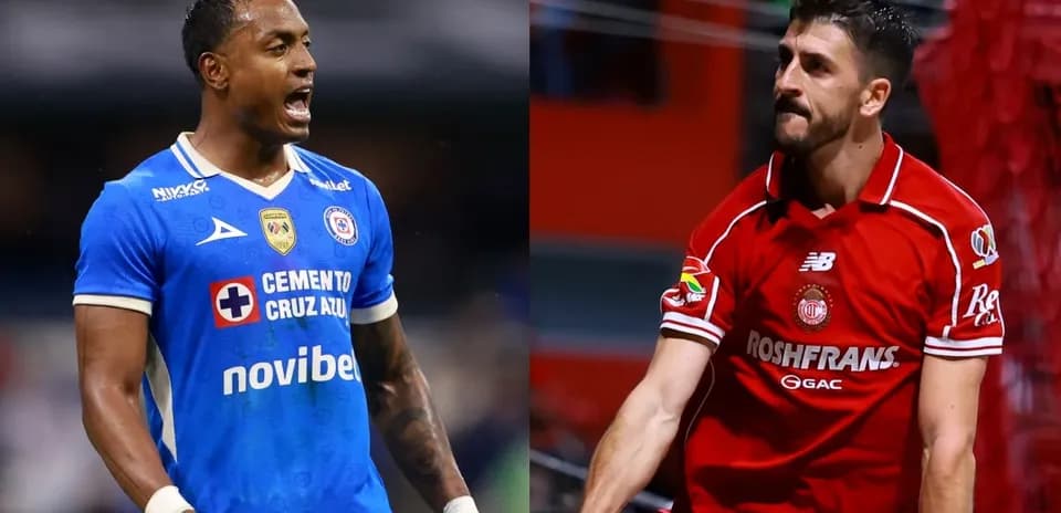 Jugadores de Cruz Azul y Toluca en acción