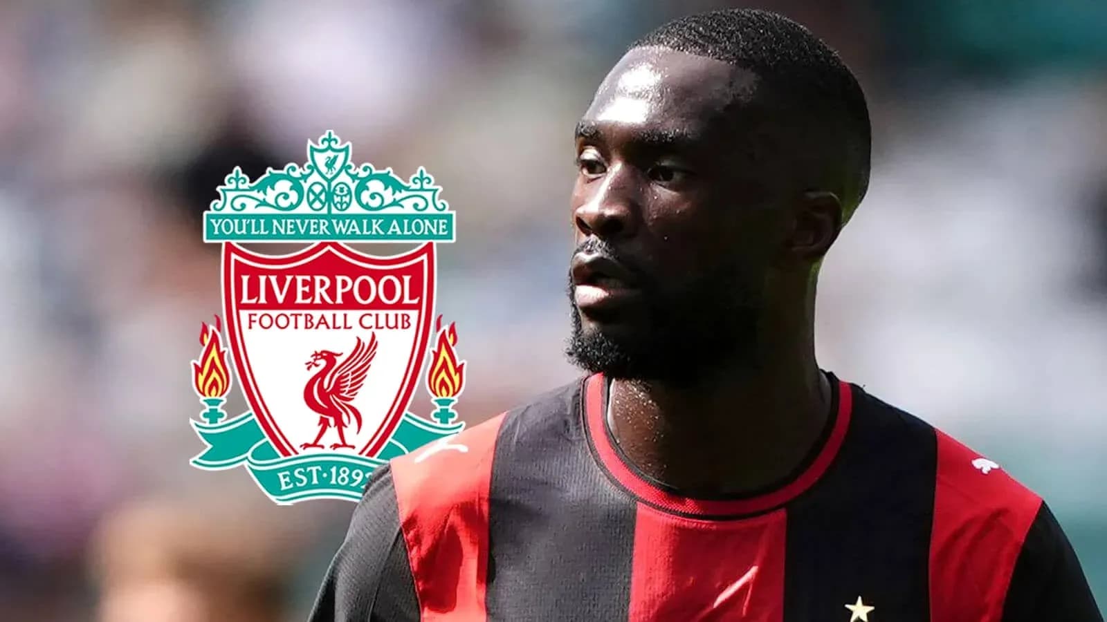Jugador de fútbol con el escudo de Liverpool