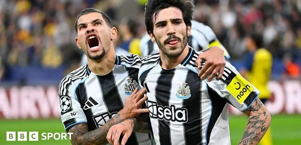 Jugadores de Newcastle celebrando un gol en el partido