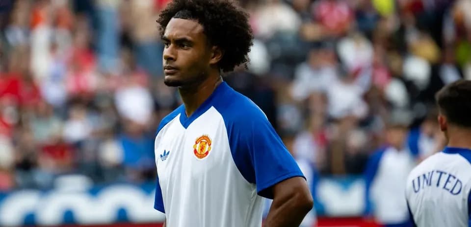 Jugador de Manchester United durante calentamiento previo