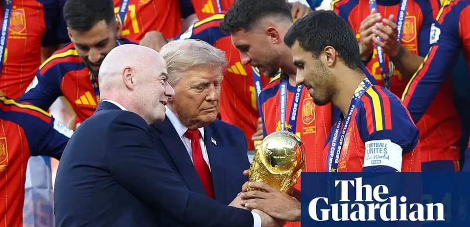 Entrega de la Copa del Mundo a la selección española