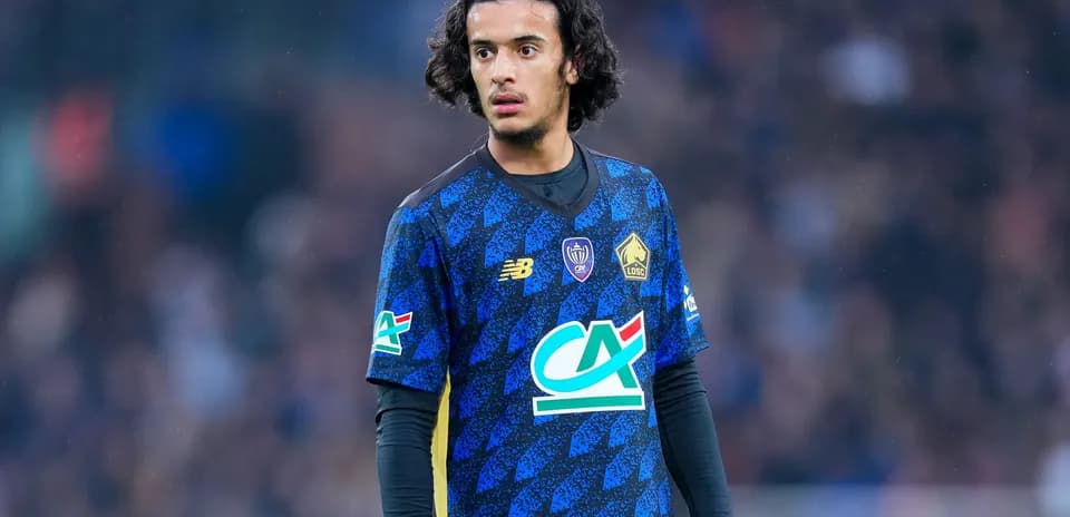Jugador de Lille en el campo durante el partido