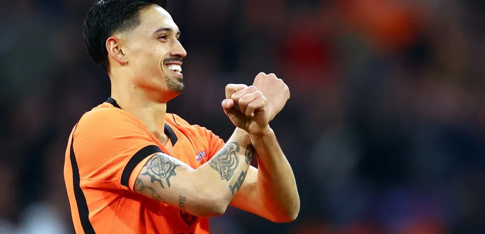 Jugador celebrando durante un partido de fútbol