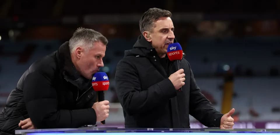 Dos comentaristas de Sky Sports hablando en estudio