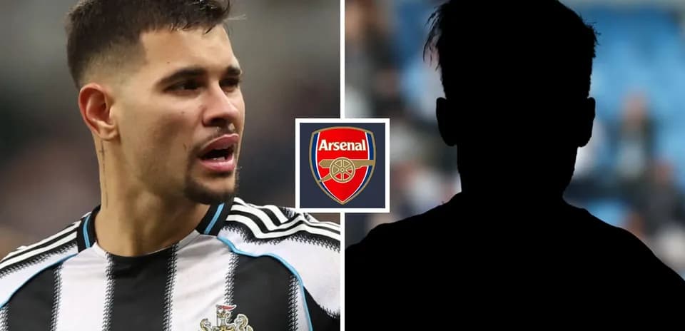 Jugador de Newcastle en primer plano con logo de Arsenal