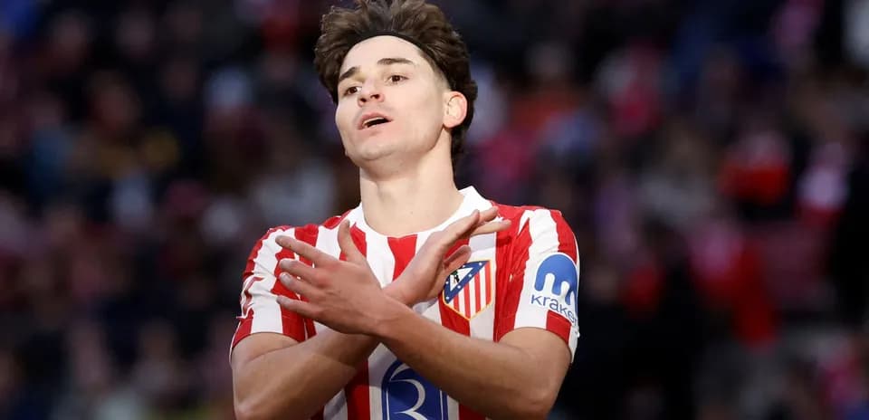 Jugador de Atlético de Madrid en acción durante partido