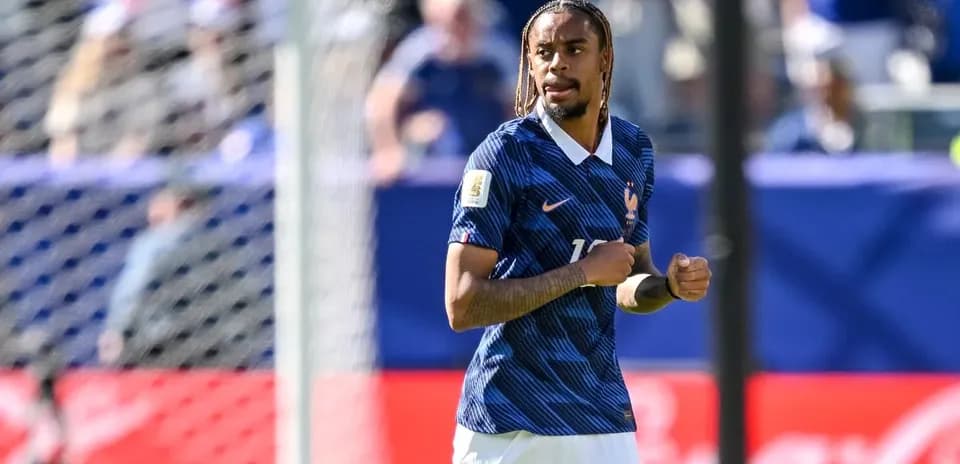 Jugador de Francia en el campo durante el partido