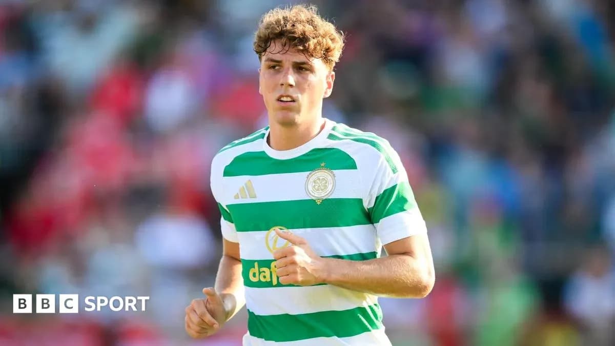 Jugador de Celtic corriendo durante un partido