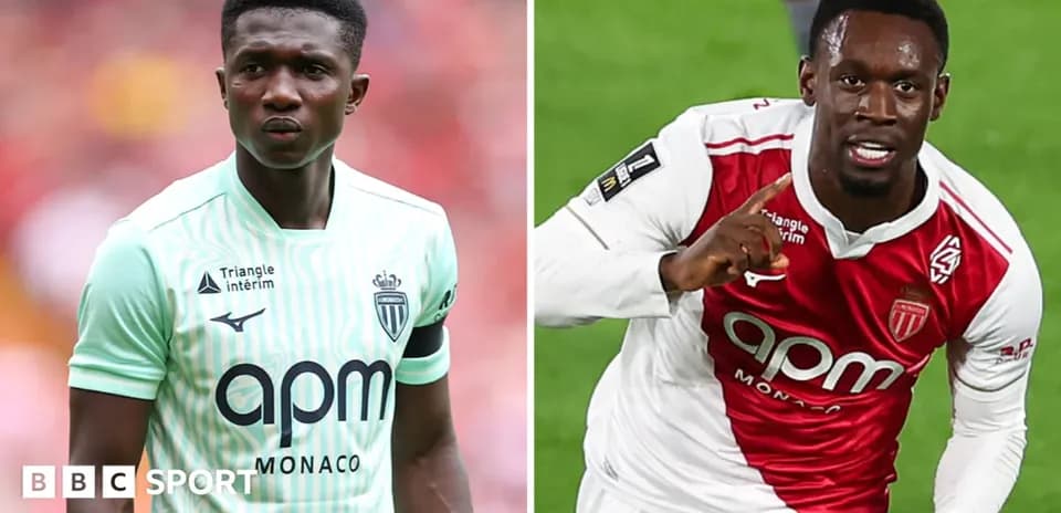 Dos jugadores de AS Monaco en uniforme de partido