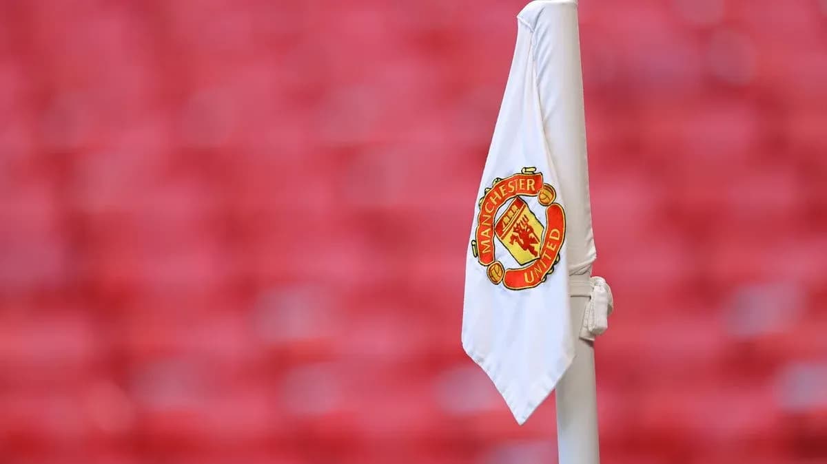 Esquinero con el logotipo de Manchester United