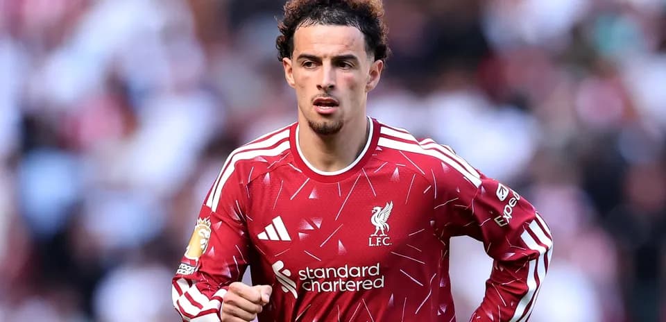 Jugador de Liverpool en acción durante un partido