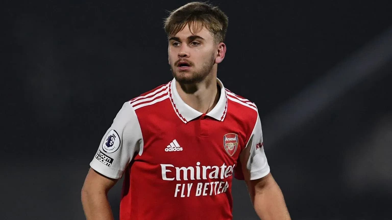 Jugador de Arsenal en acción durante el partido