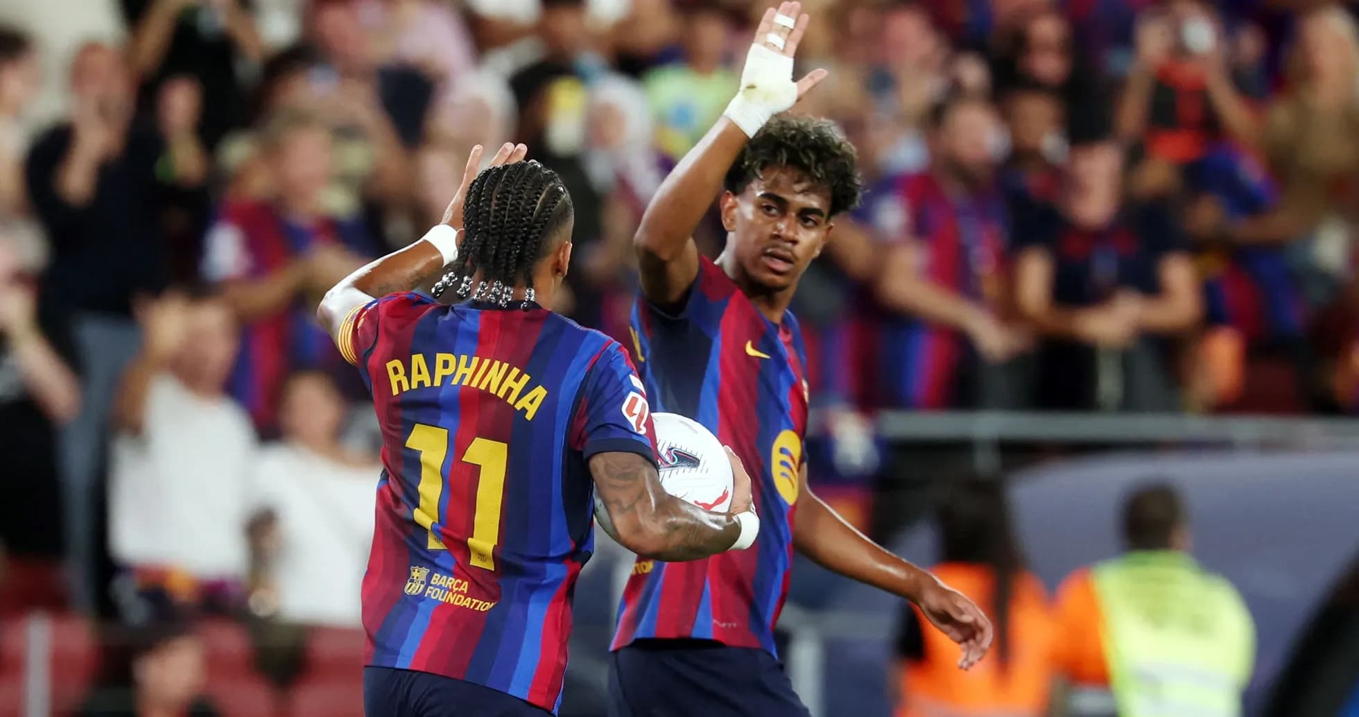 Jugadores del FC Barcelona celebrando en el estadio
