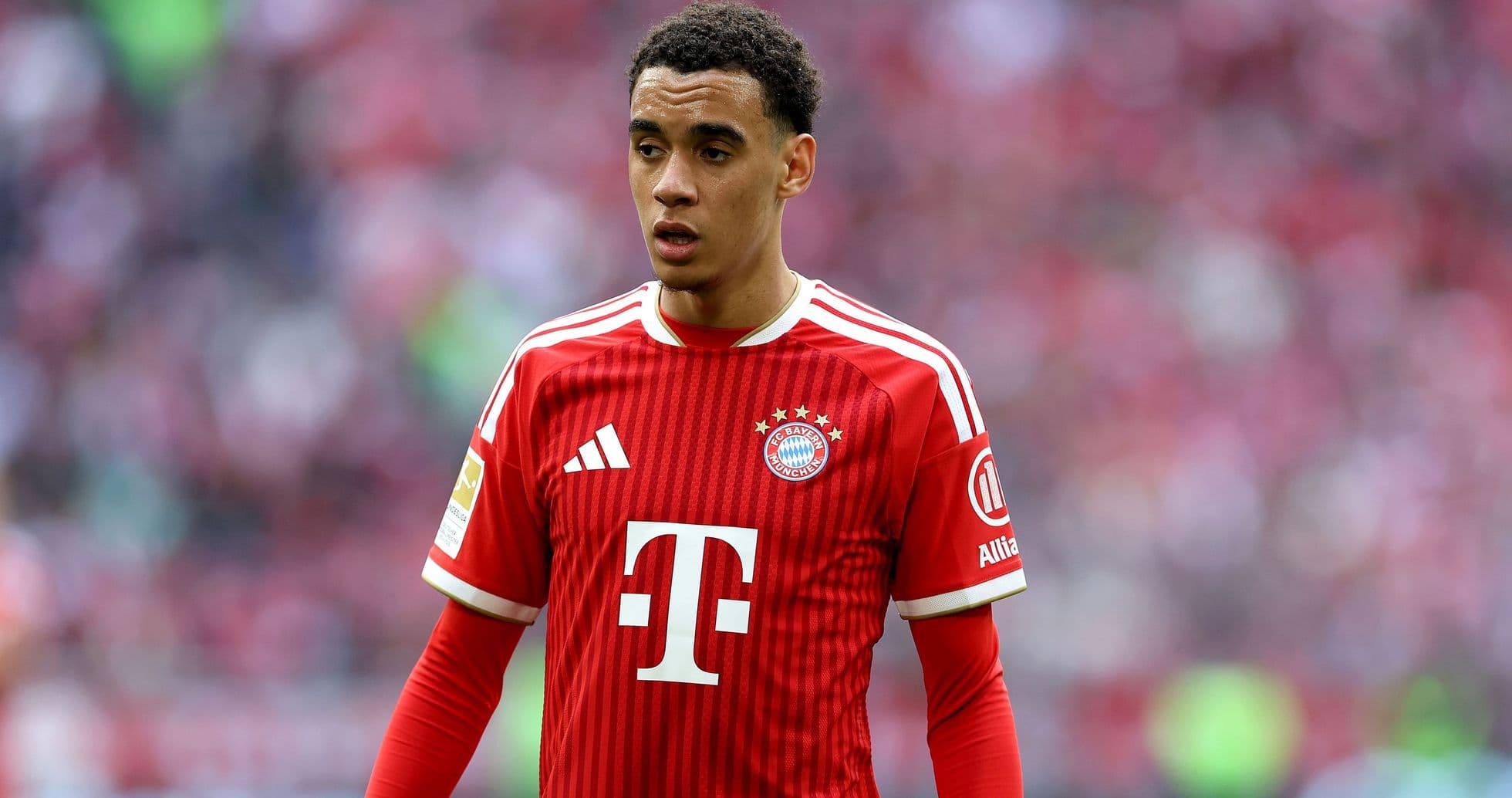 Jugador de Bayern Múnich en el campo durante el partido