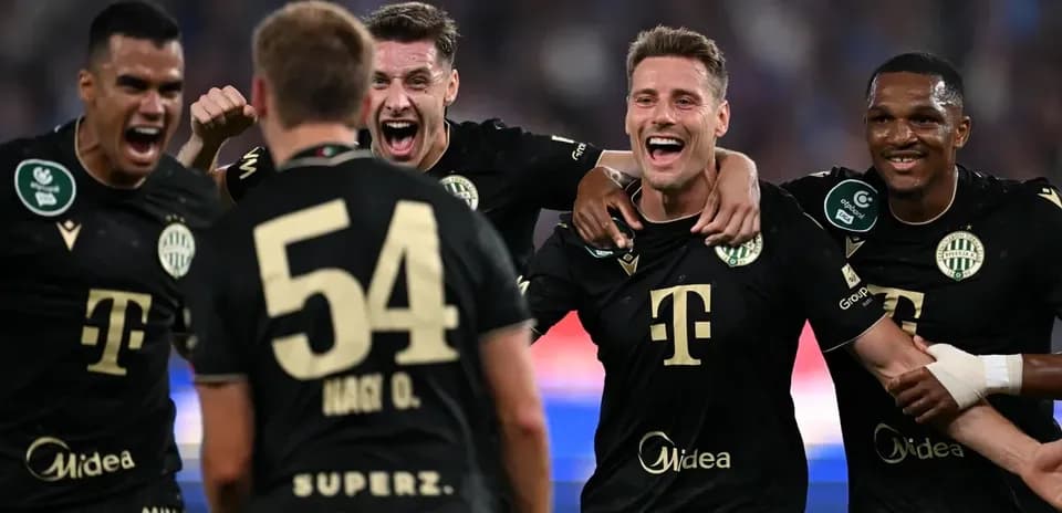 Jugadores de Ferencvarosi celebrando un gol