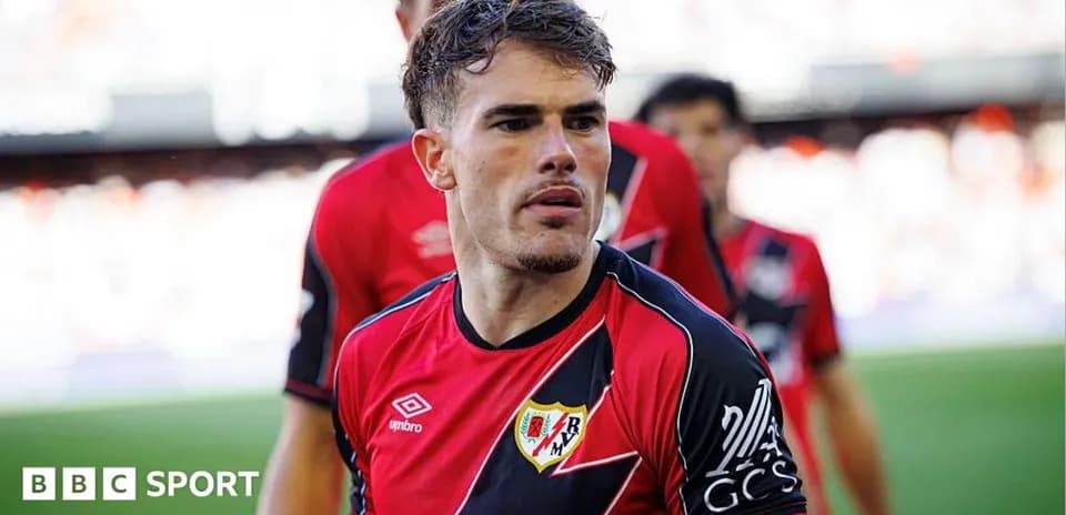 Jugador de Rayo Vallecano saliendo al campo