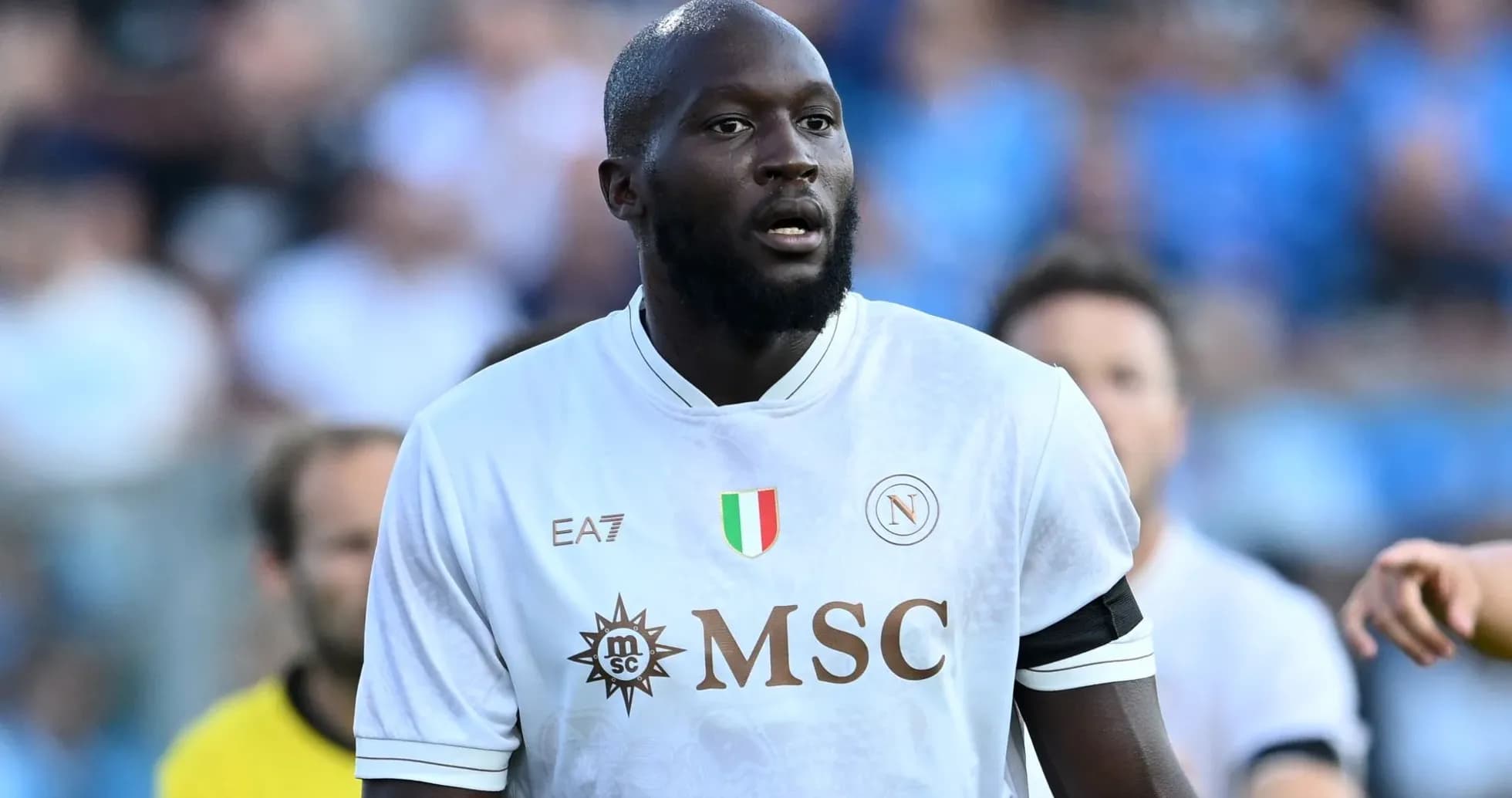 Jugador de Napoli en el campo durante un partido