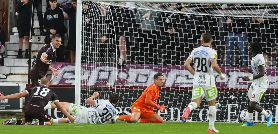 Jugadores de Heart Of Midlothian en acción