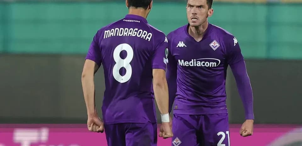 Jugadores de Fiorentina celebrando durante un partido