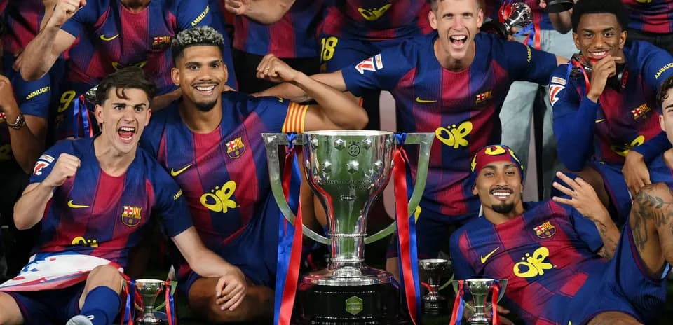 Jugadores del FC Barcelona celebrando un trofeo