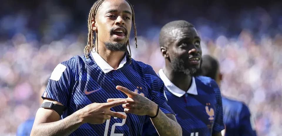Jugadores de Francia celebrando durante el partido