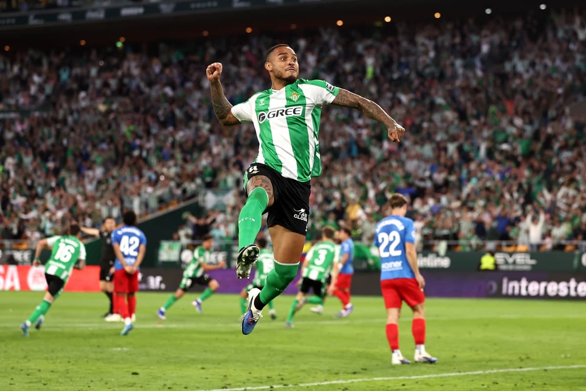 Jugador de Real Betis celebrando un gol