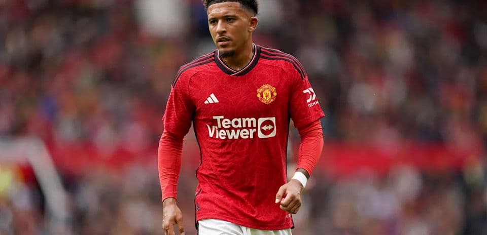 Jugador de Manchester United en acción en el campo