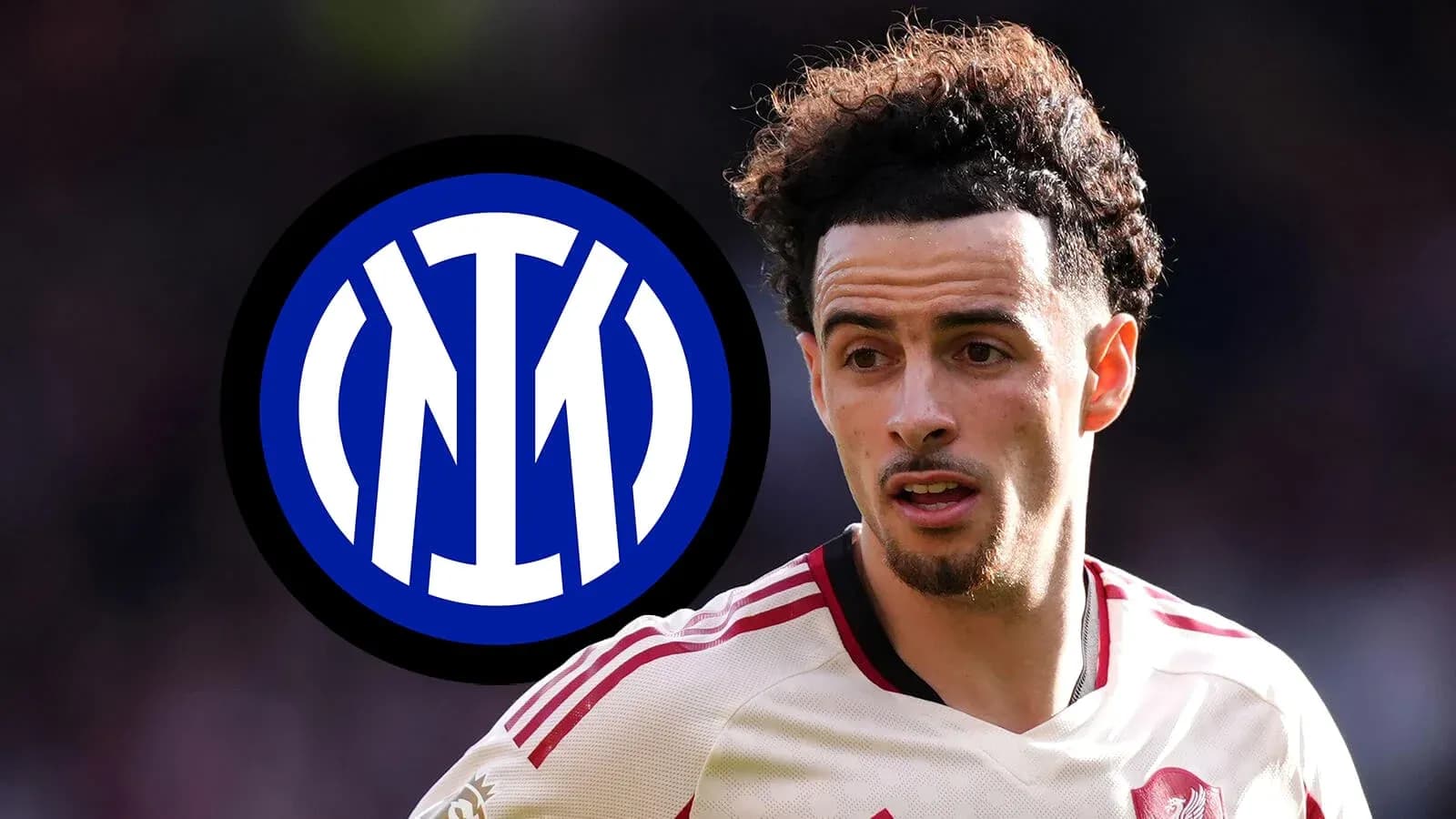 Jugador con camiseta del Manchester United y logo del Inter