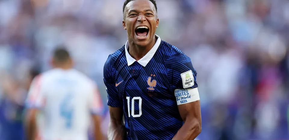 Jugador de Francia celebrando un gol durante el partido