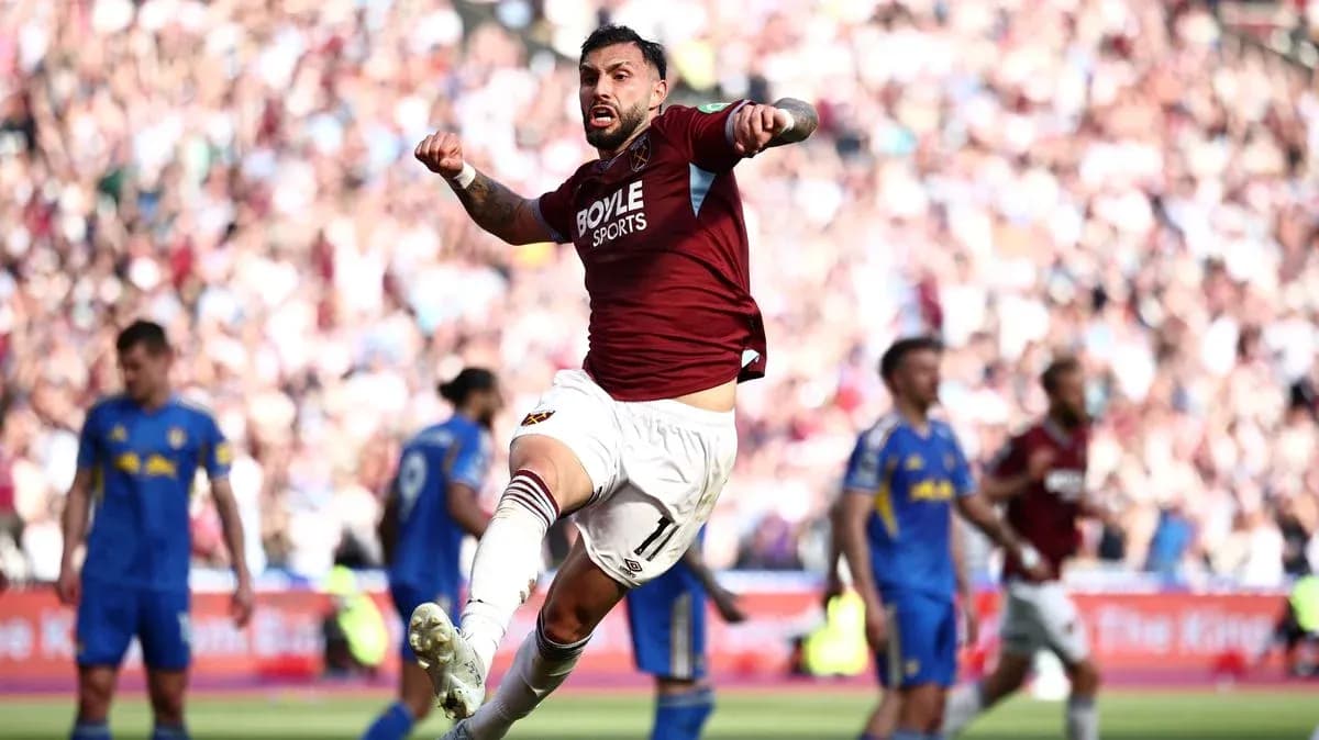 Jugador de West Ham celebrando un gol en el partido