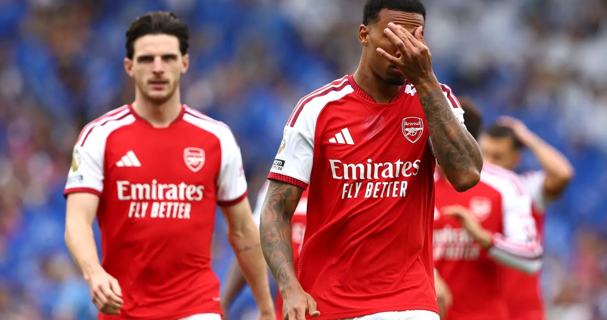 Jugadores del Arsenal tras un gol en contra