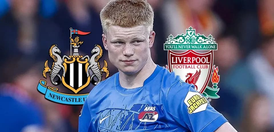 Jugador con camiseta de AZ, logos de Newcastle y Liverpool