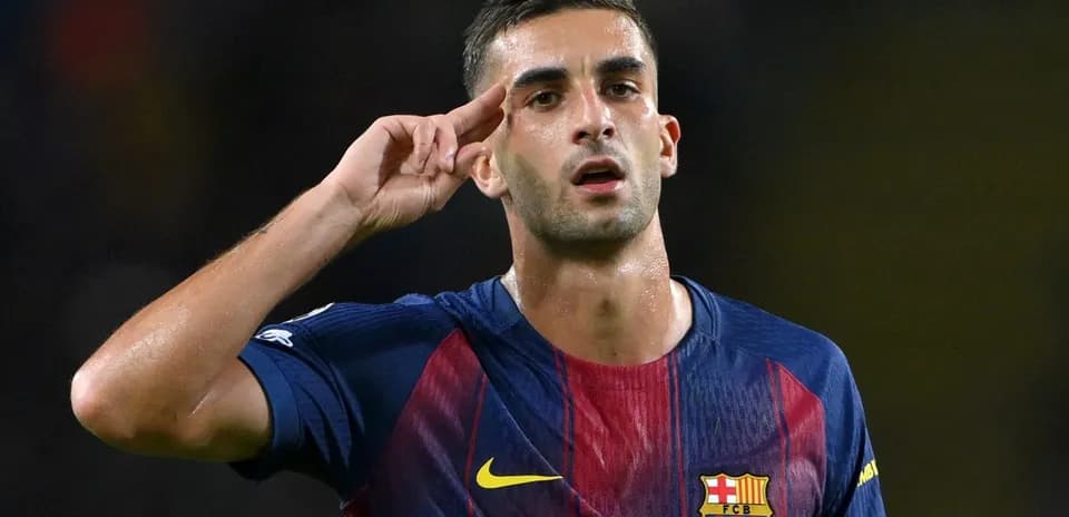 Jugador de FC Barcelona saludando después de anotar