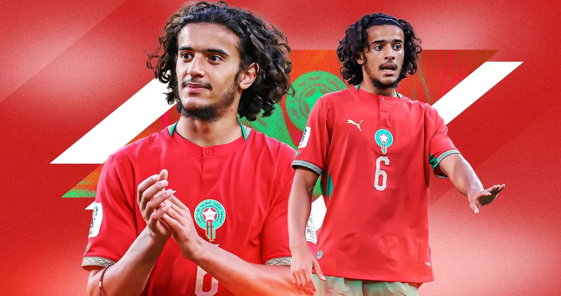 Jugador de Marruecos en uniforme rojo durante un partido