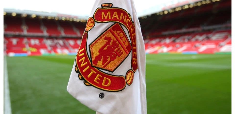Bandera de córner con el escudo de Manchester United