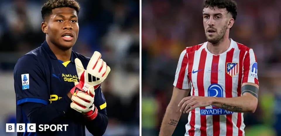 Portero y jugador de Atlético en acción