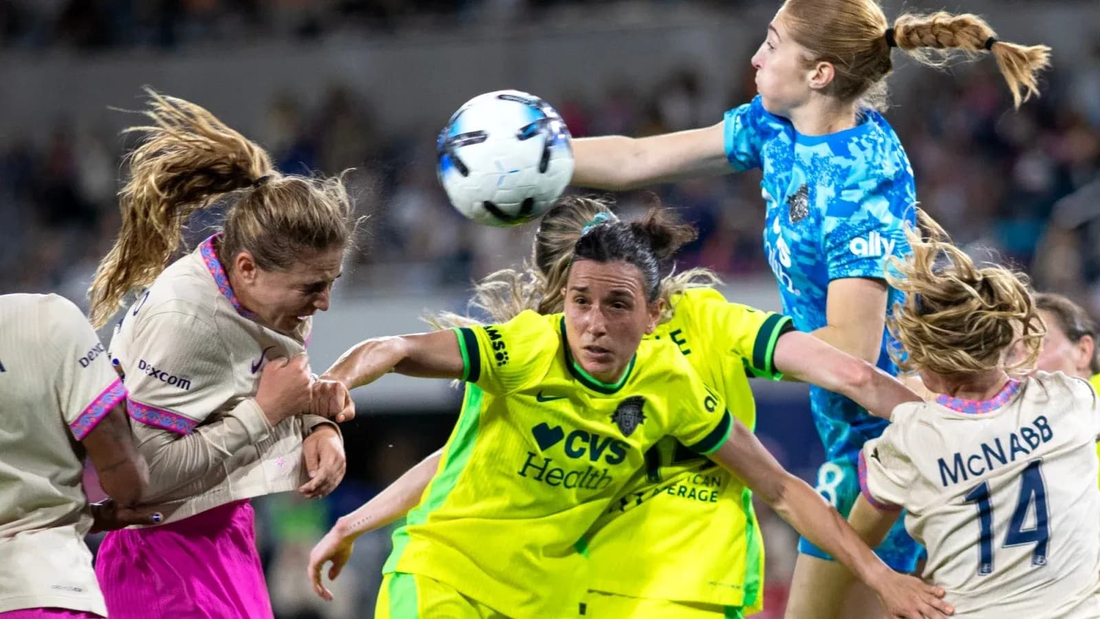 Jugadora de Houston Dash en acción durante el partido