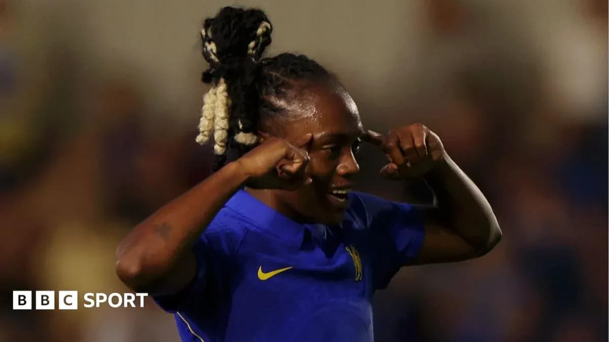 Jugadora de Chelsea celebrando un gol en el partido