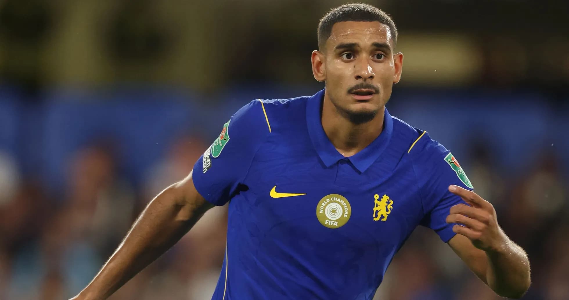 Jugador de Chelsea en acción durante un partido