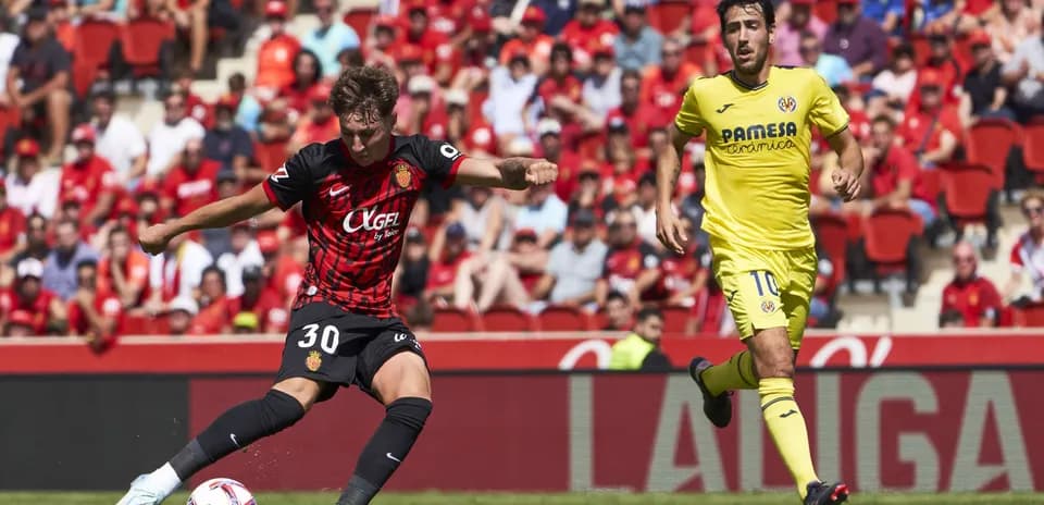 Jugador de Mallorca en acción durante el partido