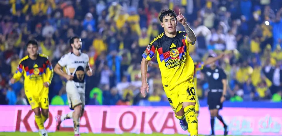 Jugador de América celebrando un gol