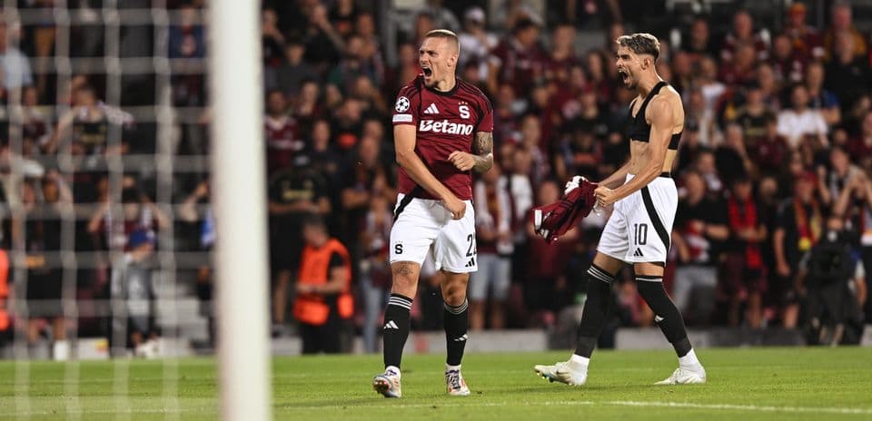 Jugadores celebrando un gol de Sparta Praha