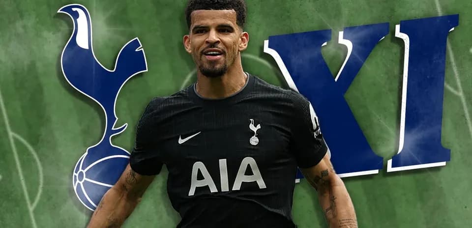 Jugador de Tottenham con camiseta negra en campo