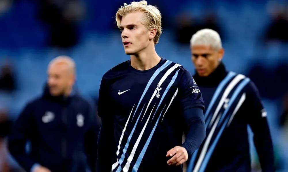 Jugadores de Tottenham en calentamiento previo al partido