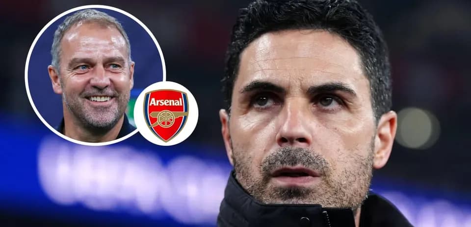 Entrenador de Arsenal mirando durante un partido